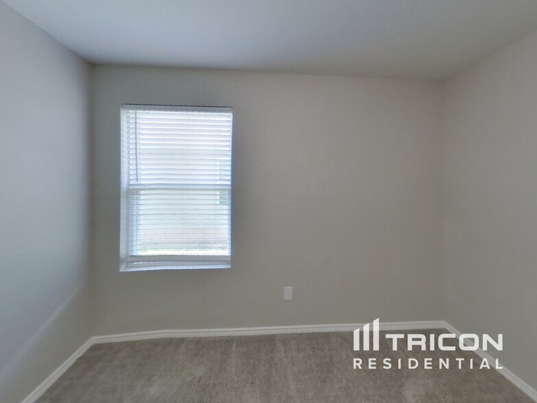 Building Photo - 8730 Segura Wy