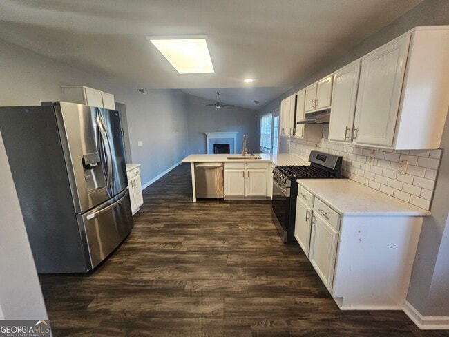 Building Photo - 2853 Da Vinci Blvd