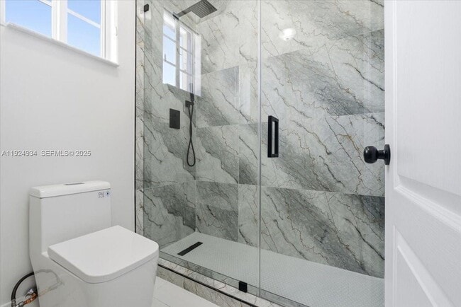 Building Photo - 16310 NW 84th Ct