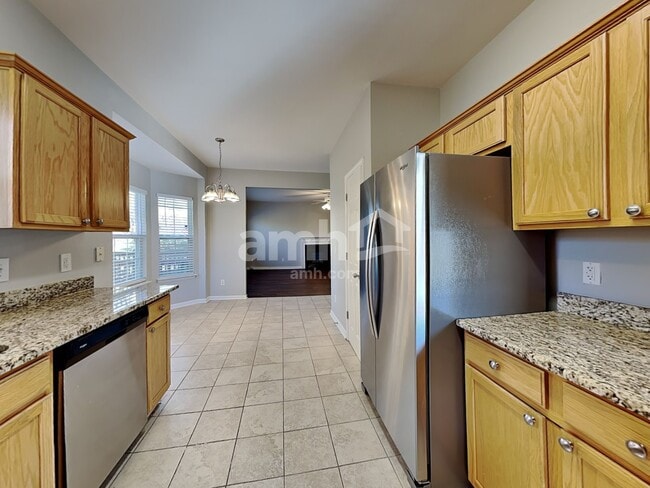 Building Photo - 102 Chambliss Ct