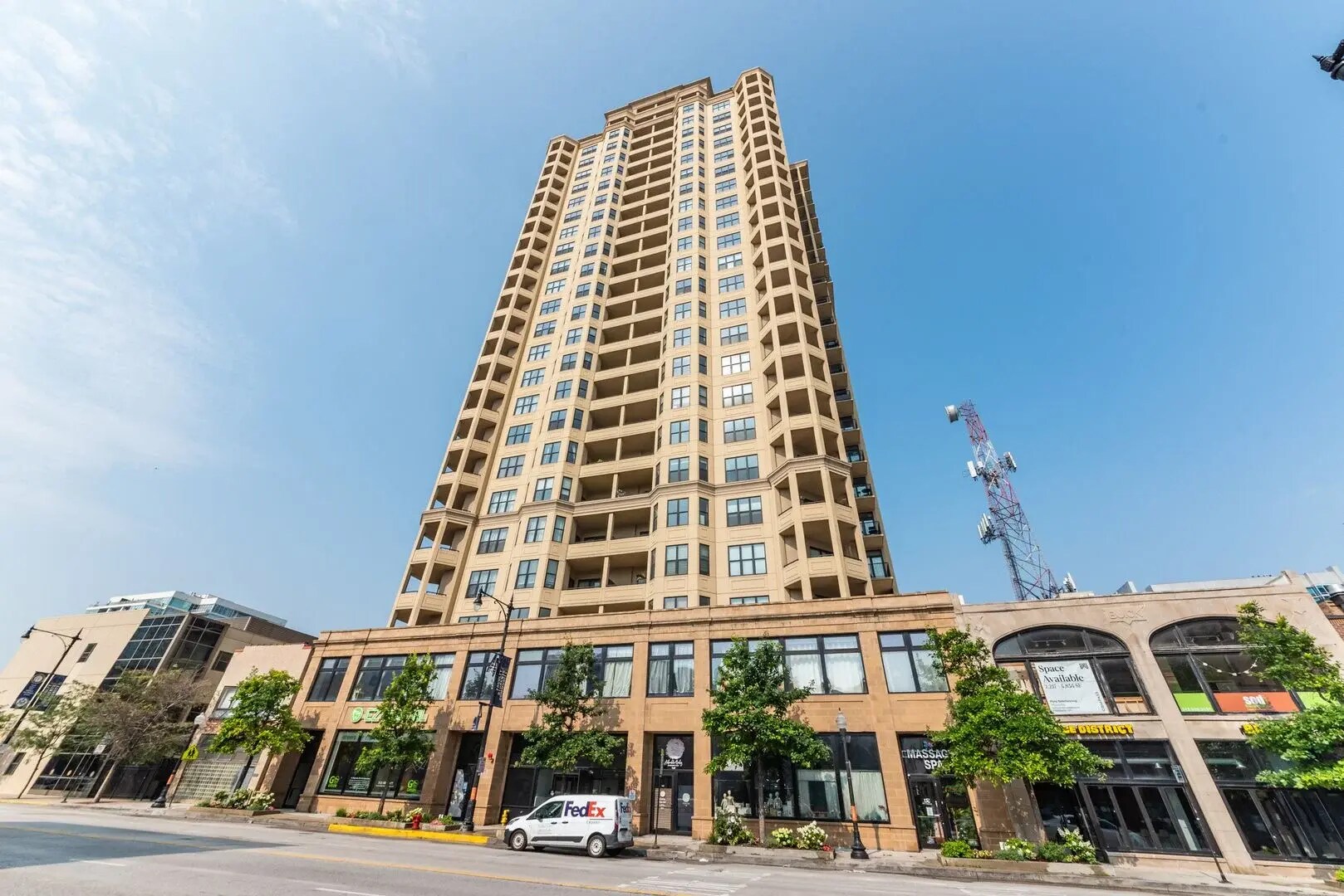 Building Photo - 1464 S Michigan Ave