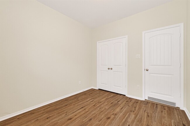 Building Photo - 2754 Little Caney Way