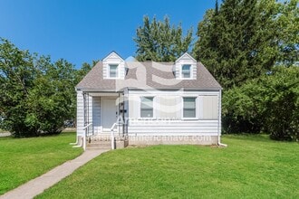 Building Photo - 4723 Genesee Ave