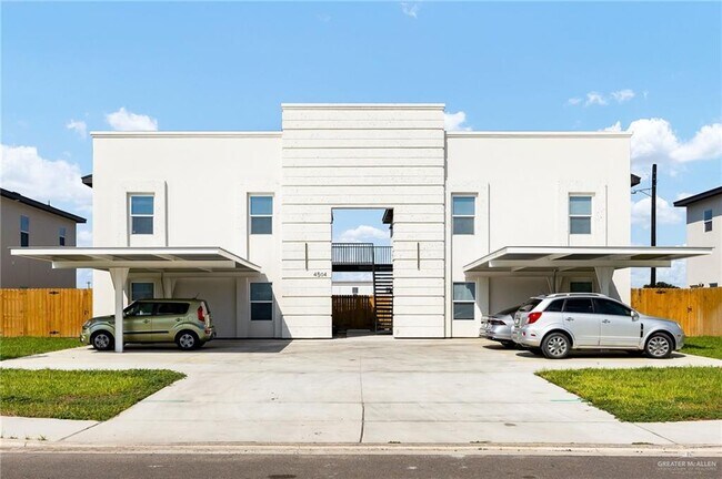 Primary Photo - 18 Larkspur Ave