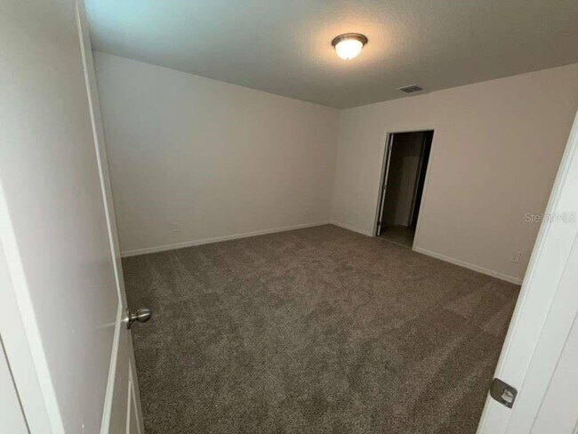 Building Photo - 5501 Clove Row