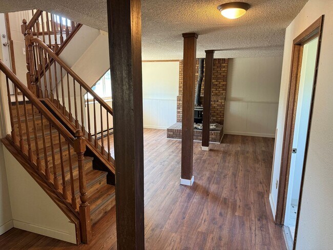 Building Photo - Charming 4-Bed Retreat on 2 Acres with Barn & Garage