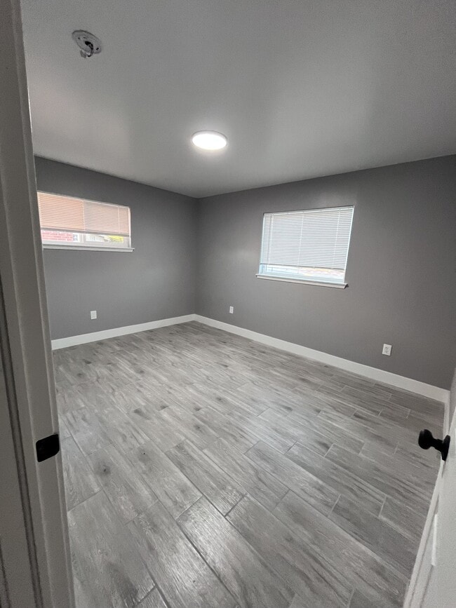 Building Photo - 1017 Wyatt Dr