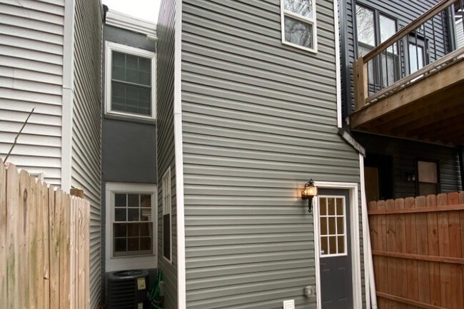 Building Photo - 1229 N Taney St