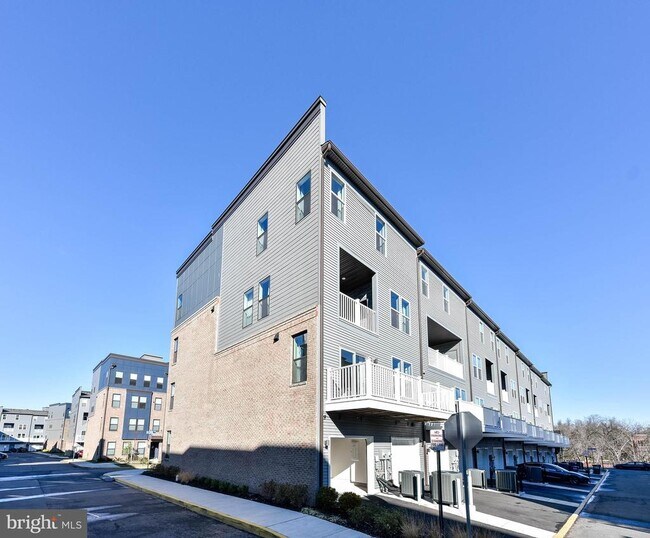 Building Photo - 4627 Olivine Dr