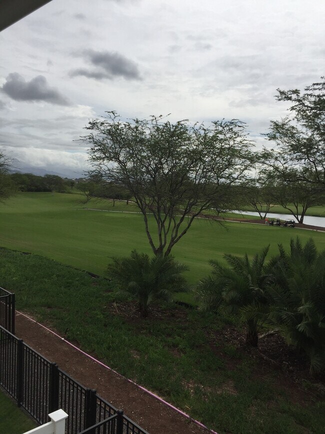 Building Photo - Lei Pauku - 3/2.5 bath Golf Course View