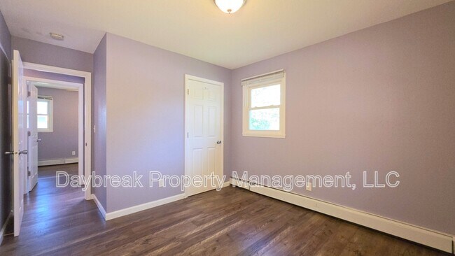 Building Photo - 204 4th St NW