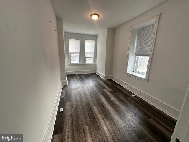 Building Photo - 401 Righter St