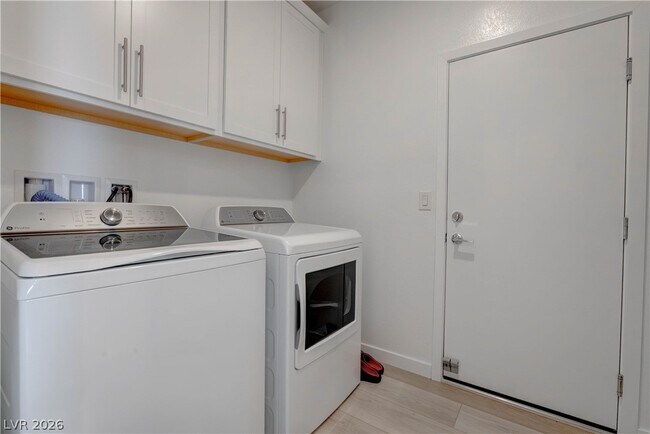 Building Photo - 904 Kings Clf Ln