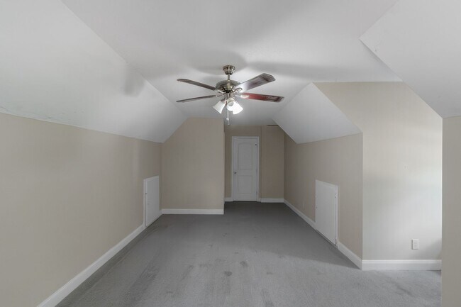 Building Photo - Beautiful 4 Bedrooms + Bonus Room on Nearly 1 Acre in Stockbridge! ?