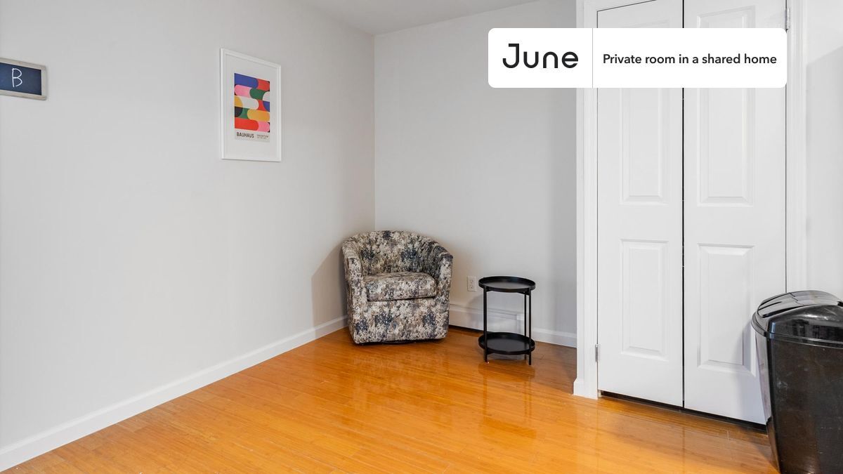 Building Photo - Room in Shared 4 bed/2 bath home