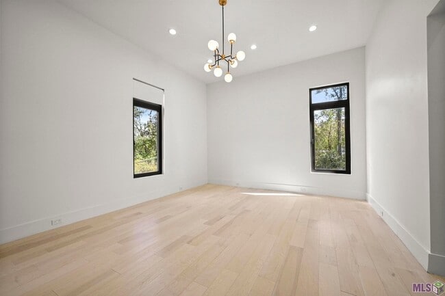 Building Photo - 9825 Fawn Vw Dr