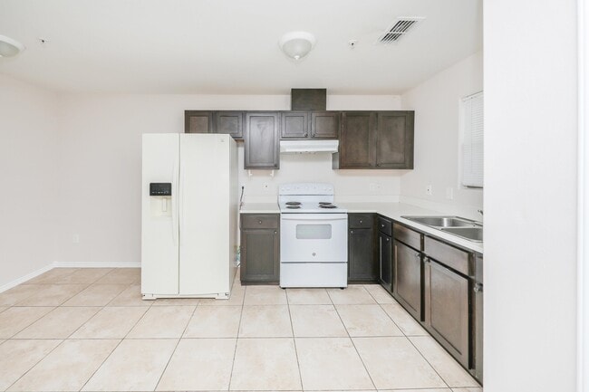 Building Photo - 2601 Lomas Del Sur Boulevard