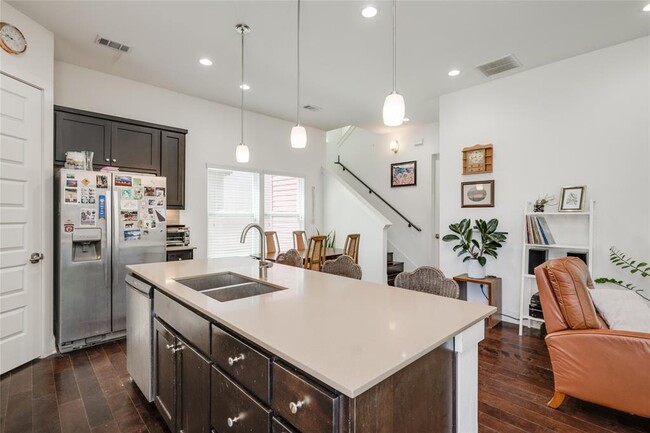 Building Photo - 2921 Prado St