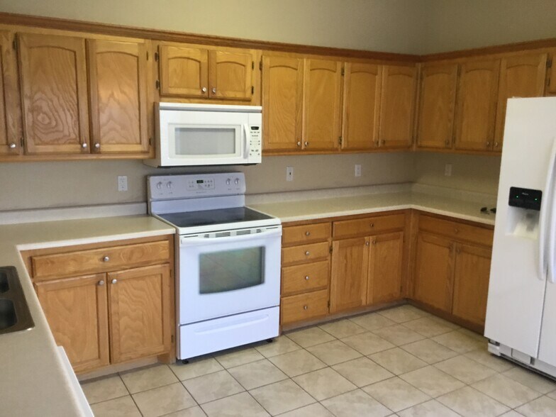 Building Photo - 1504 Kenwood Ct NW