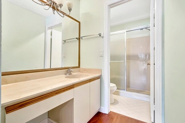 Building Photo - 351 Club Cir