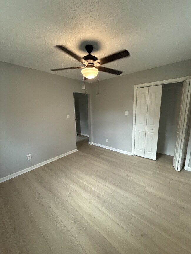 Building Photo - 3 bedroom / 2 Bathroom Perrymont / Sandusky Recently Remodeled Home with Fenced in Backyard