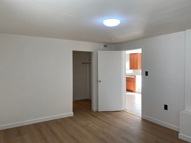 Building Photo - 1033 Pacific Ave