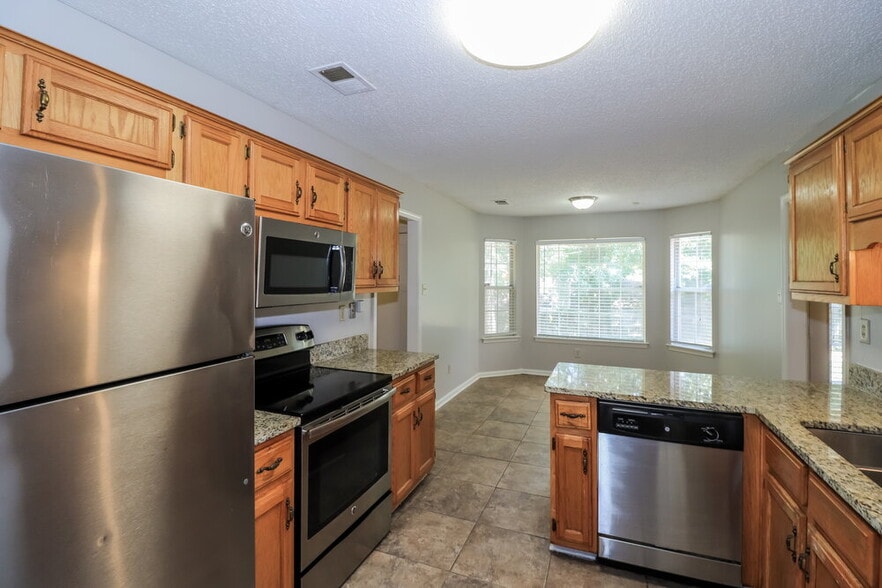 Building Photo - 5686 Richburg Ave