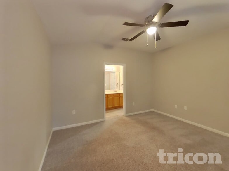 Building Photo - 6614 Cougar Village