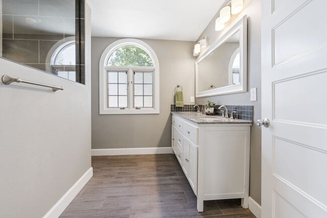 Building Photo - Charming Home in Spokane’s Heart – Unfurnished