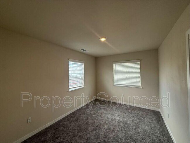 Building Photo - 936 W Alameda St