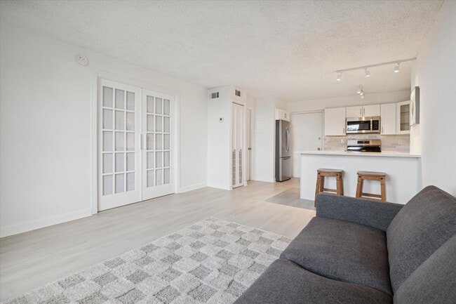 Building Photo - 3000 N Ocean Blvd