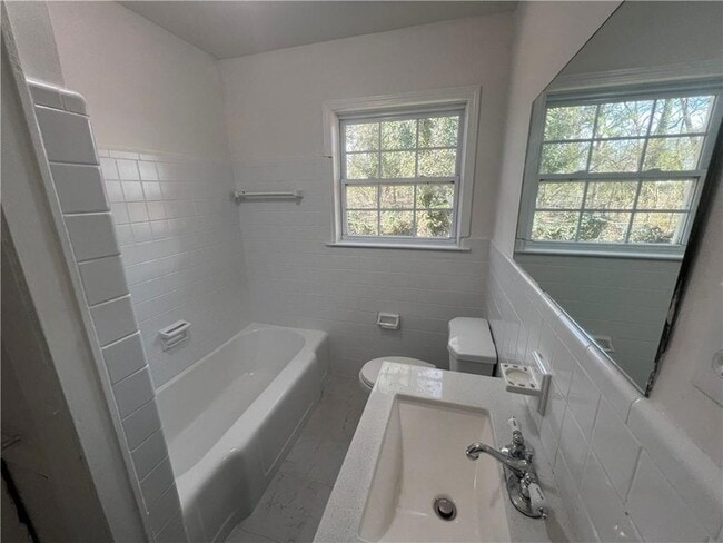 Building Photo - 125 Chappell Rd SW