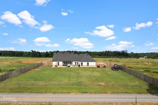 Building Photo - 440 LEGACY Pl