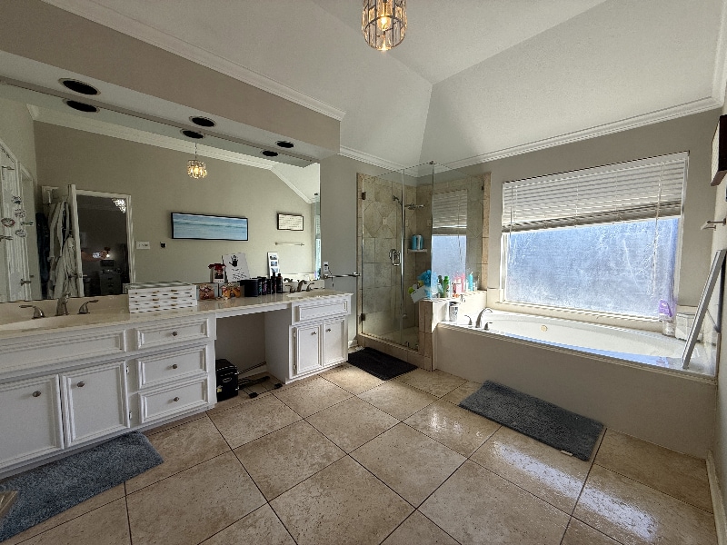 Building Photo - 4010 Crestwood Dr