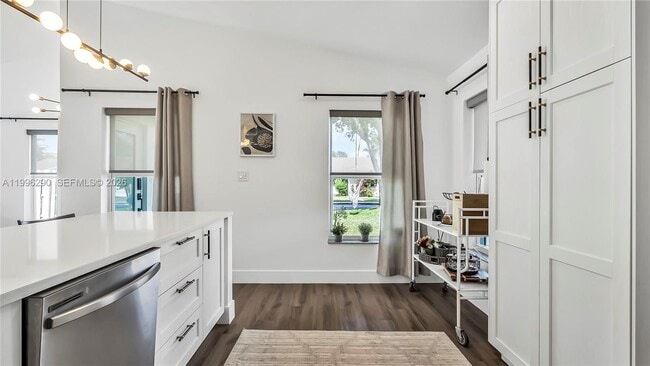 Building Photo - 651 Shiloh Terrace