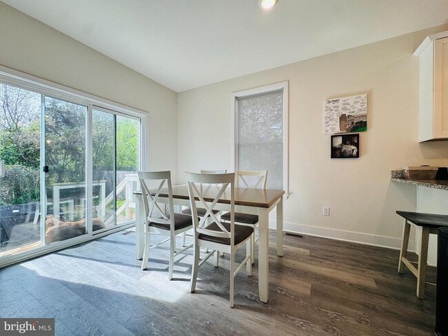 Building Photo - 233A Church St