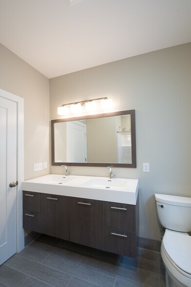 Building Photo - 1614 E Belleview Pl