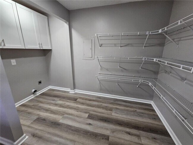 Building Photo - 999 Braselton Hwy