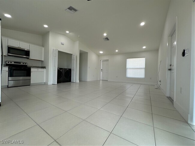 Building Photo - 3918 NW 40th Terrace