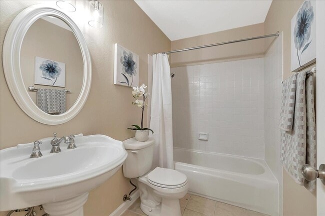 Building Photo - 6640 Bunker Hill Ct