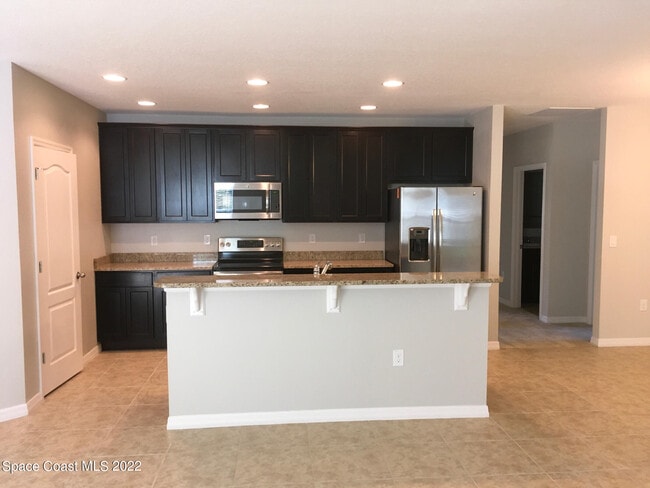 Building Photo - 967 Zambrana St SE