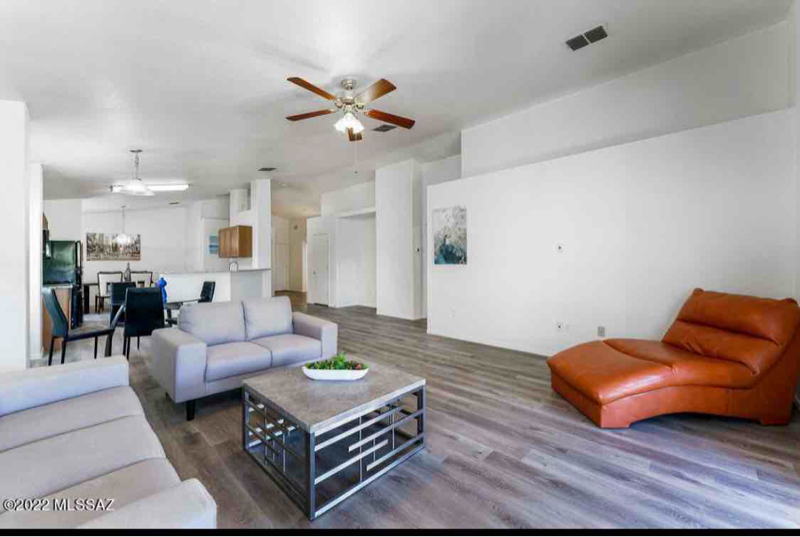 Building Photo - 667 S Painted River Way