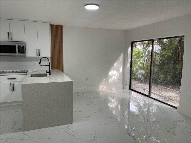 Building Photo - 20426 SW 85th Ave
