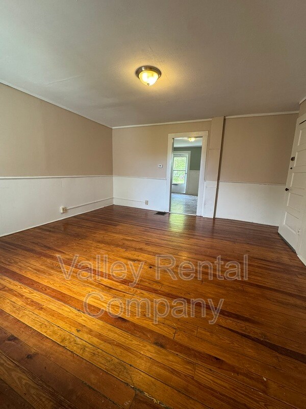 Building Photo - 46 Old Amherst Rd