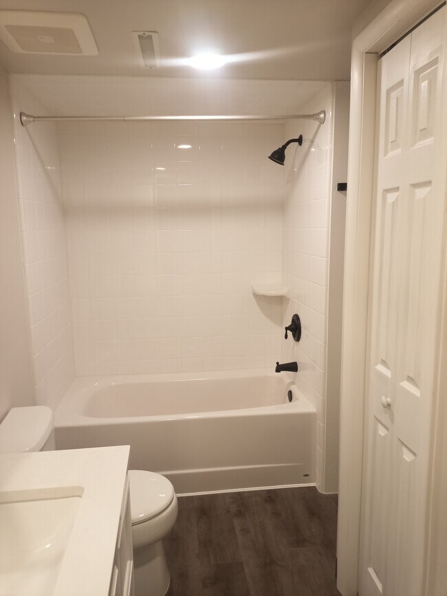 Building Photo - 9658 W Heather Rd