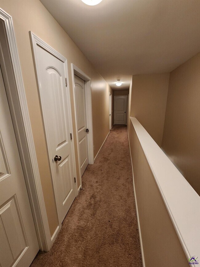 Building Photo - 223 Flowing Meadows Dr