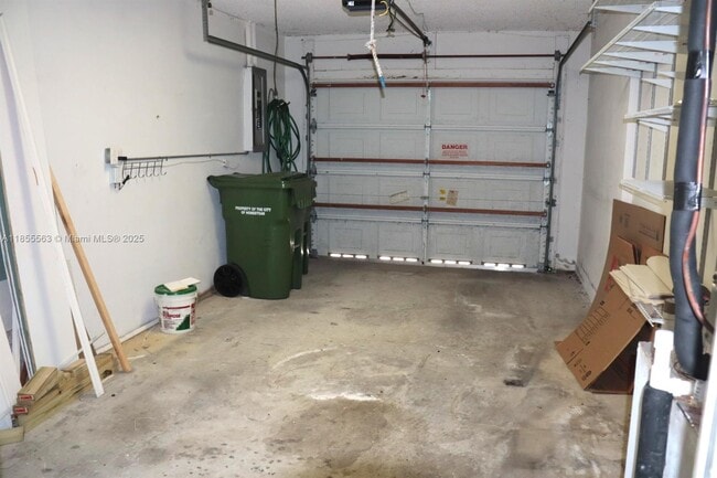 Building Photo - 710 SE 22nd Ln