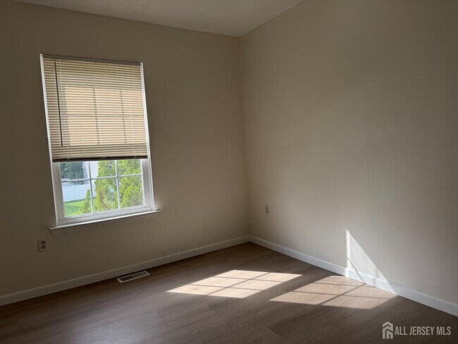 Building Photo - 87 Sassafras Ct