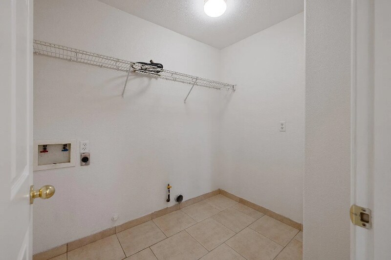 Building Photo - 3225 N Mendonca St