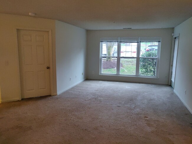 Building Photo - Charming 2 Bedroom/ 1 Bathroom Condo in Parkville, MD!